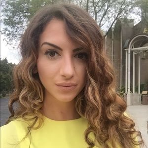 Meet your Posher, Ana